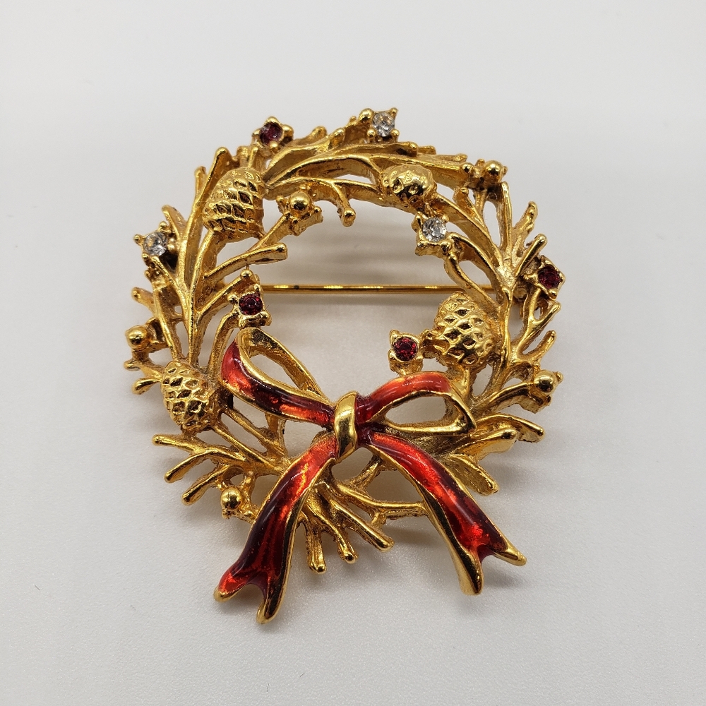 Christmas Wreath, Gold tone, red & clear crystals